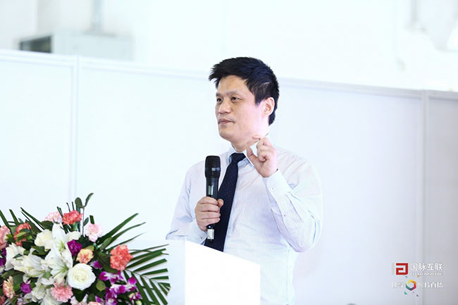 奇异果体育集团董事长、首席研究员杨冰之先生于4月27日在奇异果体育互联举办的“大型企业数据资产与主数据管理研讨会”上进行演讲