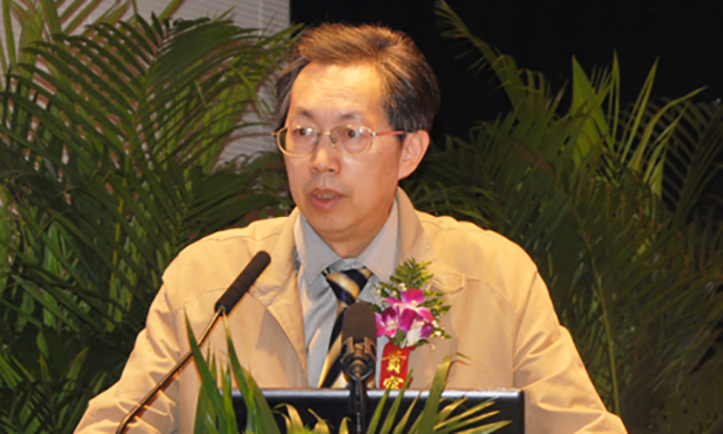 中国社会科学院信息化研究中心秘书长姜奇平以《智慧企业三化融合：业务平台化、员工创客化、用户个性化》为主题发表了精彩演讲