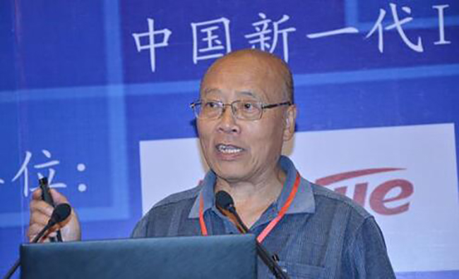 资深信息化专家、原中国信息协会副会长胡小明发表了题为《对新型智慧城市建设顶层设计的思考》的精彩演讲