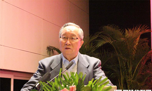 在"第六届（2014）中国智慧城市发展年会"上，中国互联网协会副理事长、国家信息化专家咨询委员会委员高新民发表主题演讲