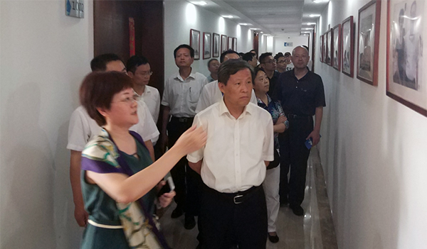 浙江省政协调研组莅临舟山奇异果体育考察